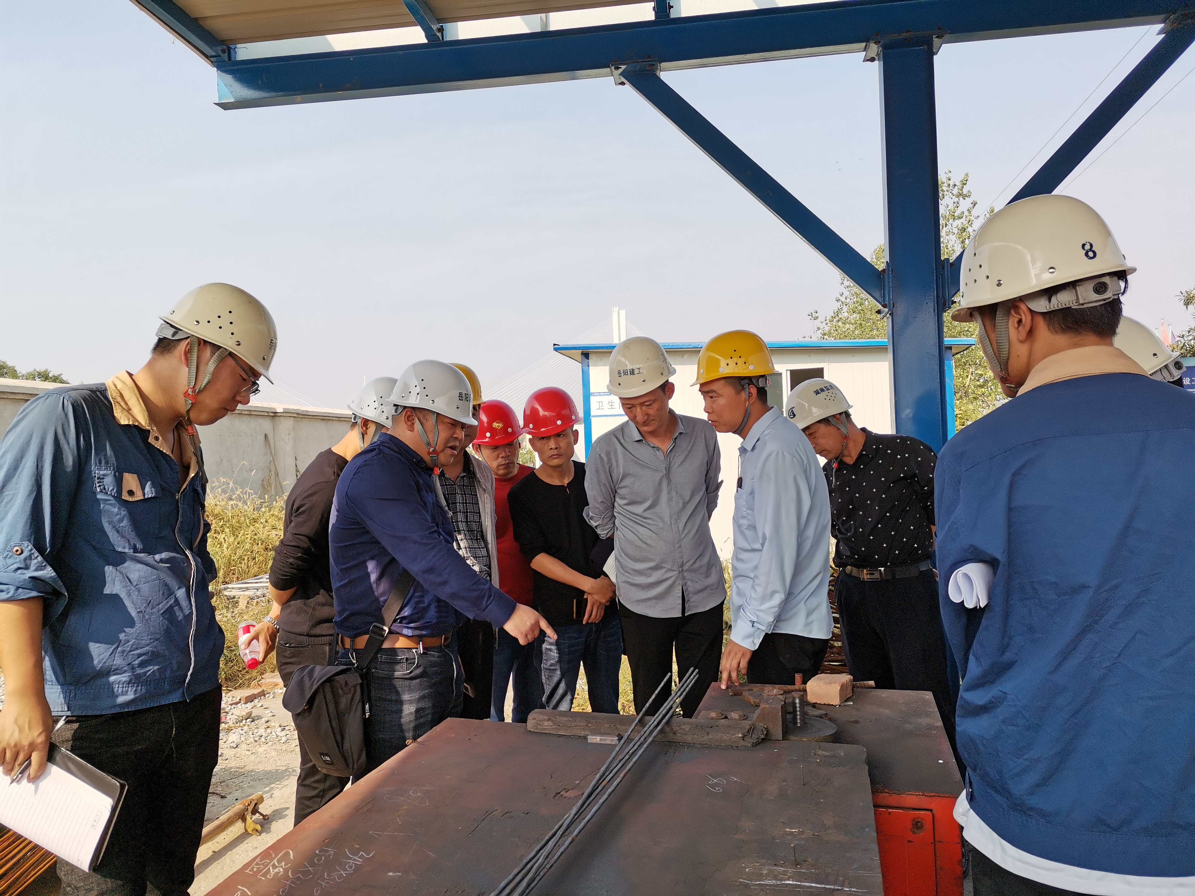 省建设厅张雨华一行莅临岳阳防汛仓库项目检查指导工作